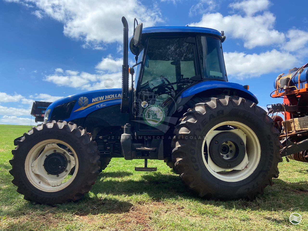 TRATOR NEW HOLLAND NEW TL5.80 Tração 4x4 JZ Implementos Agrícolas TOLEDO PARANÁ PR